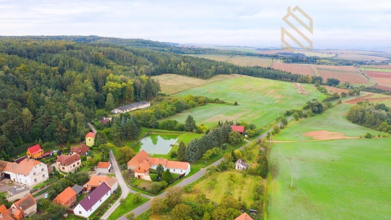 Prodej zemědělské usedlosti 593m2, s pozemkem 3430m2, Markvarec