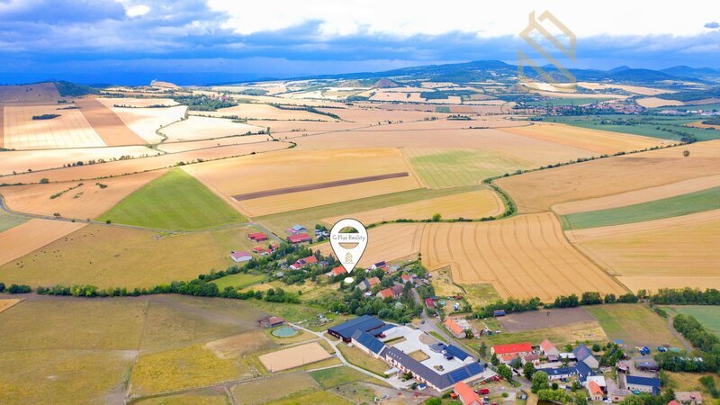 Prodej pozemku 1 200 m², Charvátce u Loun