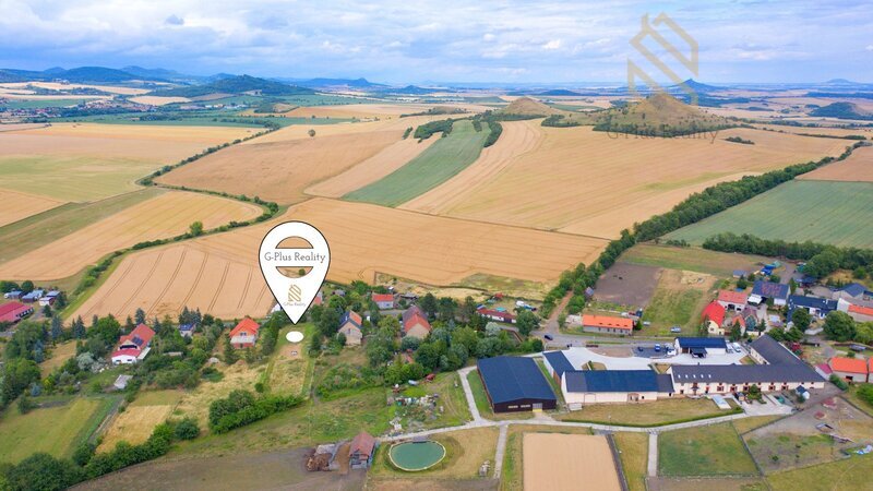 Prodej pozemku 1 200 m², Charvátce u Loun
