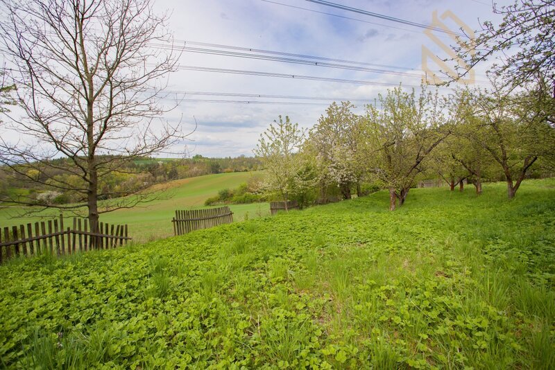 Prodej pozemku 2370 m², Smolnice u Loun