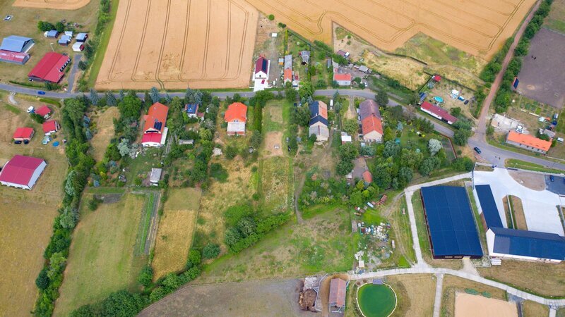 Prodej pozemku 1 200 m², Charvátce u Loun