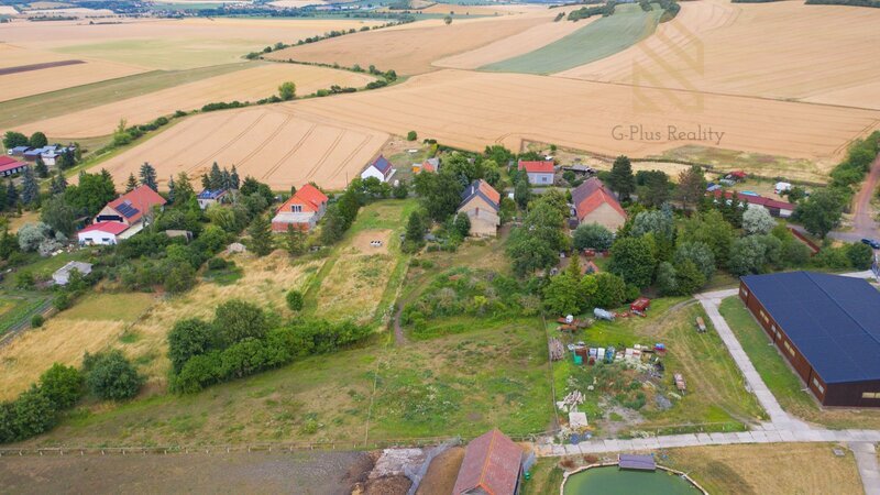 Prodej pozemku 1 200 m², Charvátce u Loun