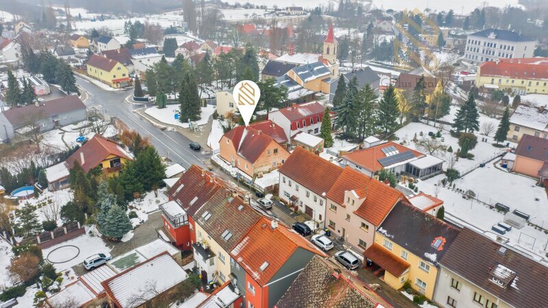 Prodej, rodinný dům, 460m2, Modlany