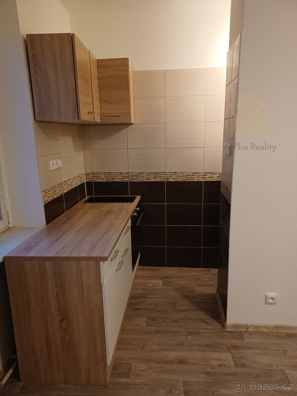 Pronájem, byt, 1+kk, 23 m2, Louny, ul. Přemyslovců