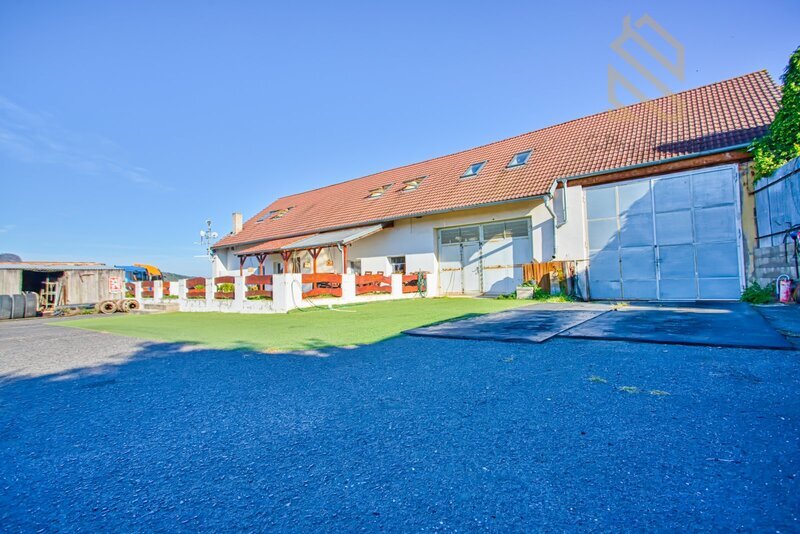 Prodej, rodinného domu, 326 m², pozemek 4343 m² Hrobčice - Razice