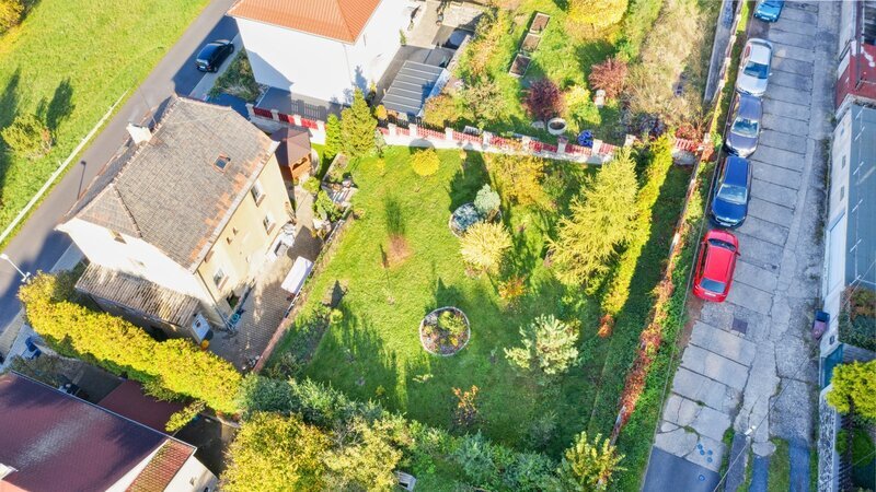 Prodej rodinného domu 195m/2, se zahradou 502m/2 a garáží 28m/2-Ústí nad Labem Hostovická ulice