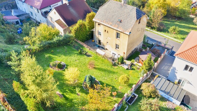 Prodej rodinného domu 195m/2, se zahradou 502m/2 a garáží 28m/2-Ústí nad Labem Hostovická ulice