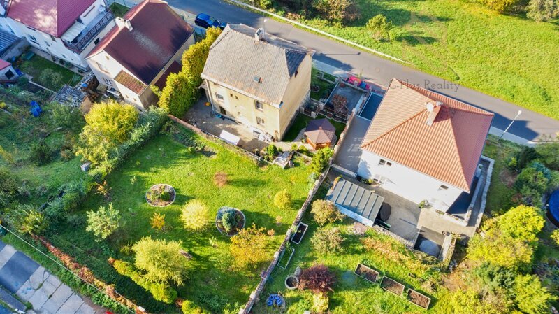 Prodej rodinného domu 195m/2, se zahradou 502m/2 a garáží 28m/2-Ústí nad Labem Hostovická ulice