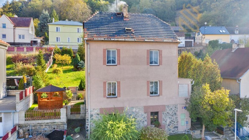 Prodej rodinného domu 195m/2, se zahradou 502m/2 a garáží 28m/2-Ústí nad Labem Hostovická ulice