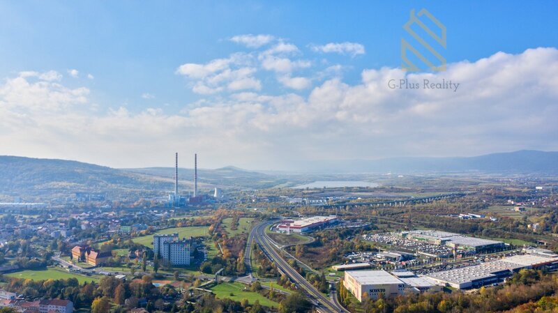 Prodej rodinného domu 195m/2, se zahradou 502m/2 a garáží 28m/2-Ústí nad Labem Hostovická ulice