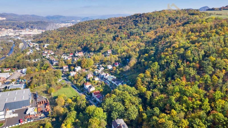 Prodej rodinného domu 195m/2, se zahradou 502m/2 a garáží 28m/2-Ústí nad Labem Hostovická ulice