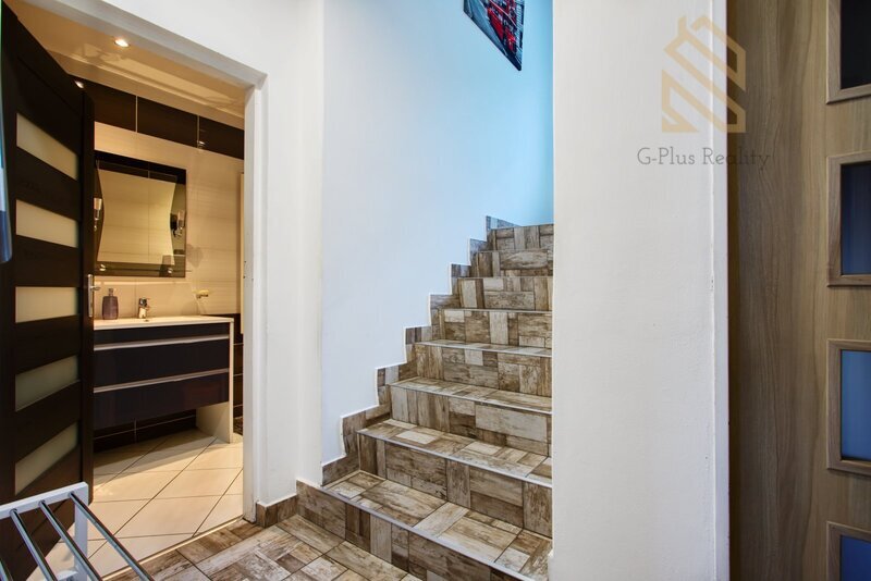 Prodej rodinného domu 195m/2, se zahradou 502m/2 a garáží 28m/2-Ústí nad Labem Hostovická ulice