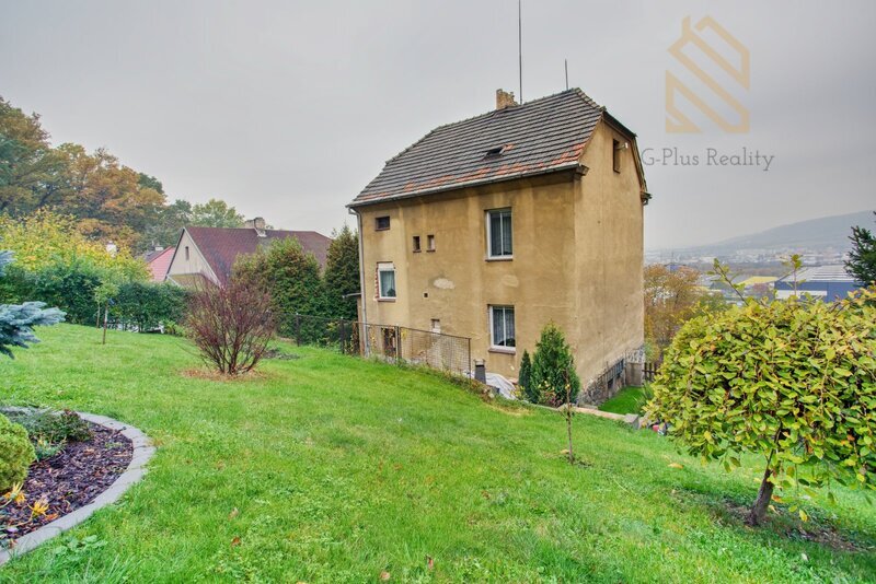 Prodej rodinného domu 195m/2, se zahradou 502m/2 a garáží 28m/2-Ústí nad Labem Hostovická ulice