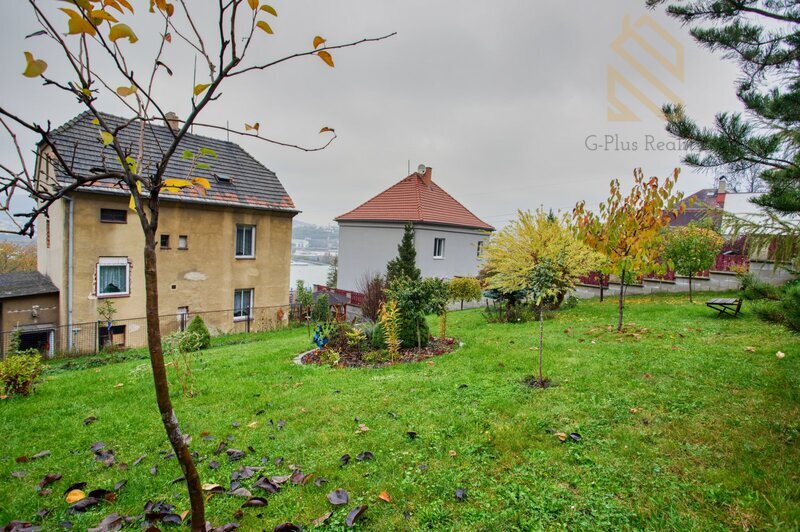 Prodej rodinného domu 195m/2, se zahradou 502m/2 a garáží 28m/2-Ústí nad Labem Hostovická ulice