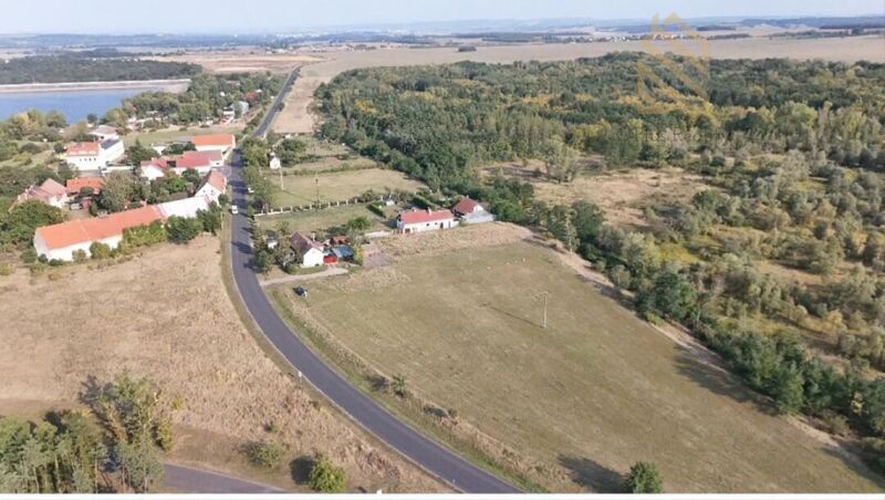 Prodej pozemek 1612 m/2, 1600 kč m/2