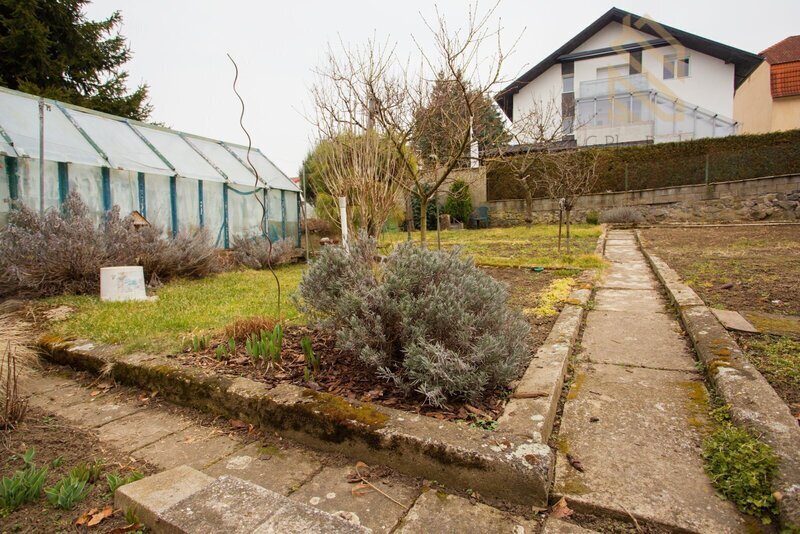 Prodej 1/2, rodinného domu 116m2, pozemek 484 m2, Bílina - ul. Síbova