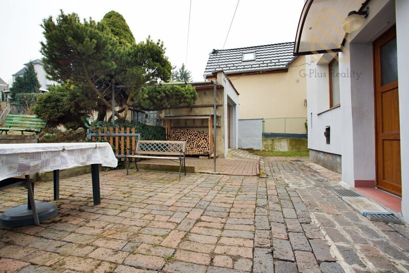 Prodej 1/2, rodinného domu 116m2, pozemek 484 m2, Bílina - ul. Síbova