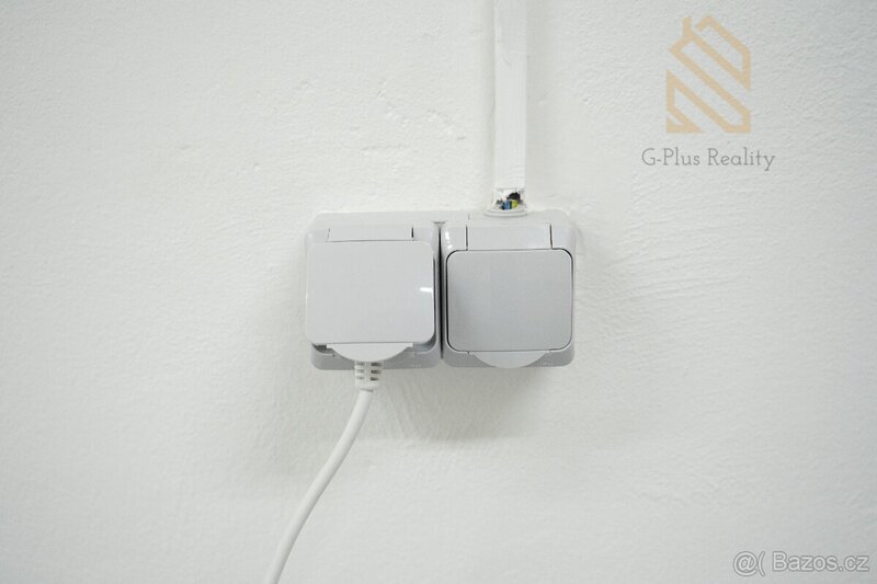 Prodej, garáž 20m2, Praha - Řepy