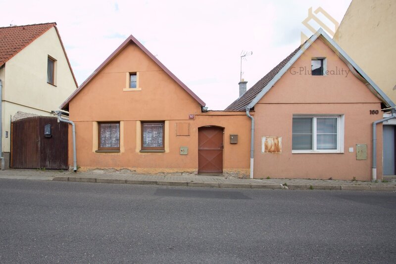 Prodej rodinného domu 2+1, o celkové výměře 126 m2, obec Třebenice okres Litoměřice.