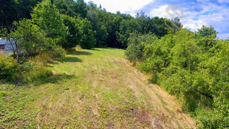 Prodej pozemku 2370 m², Smolnice u Loun