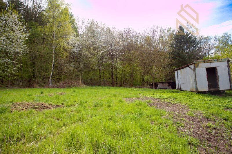 Prodej pozemku 2370 m², Smolnice u Loun