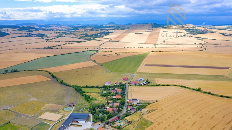 Prodej pozemku, 950 m2, Charvátce u Loun