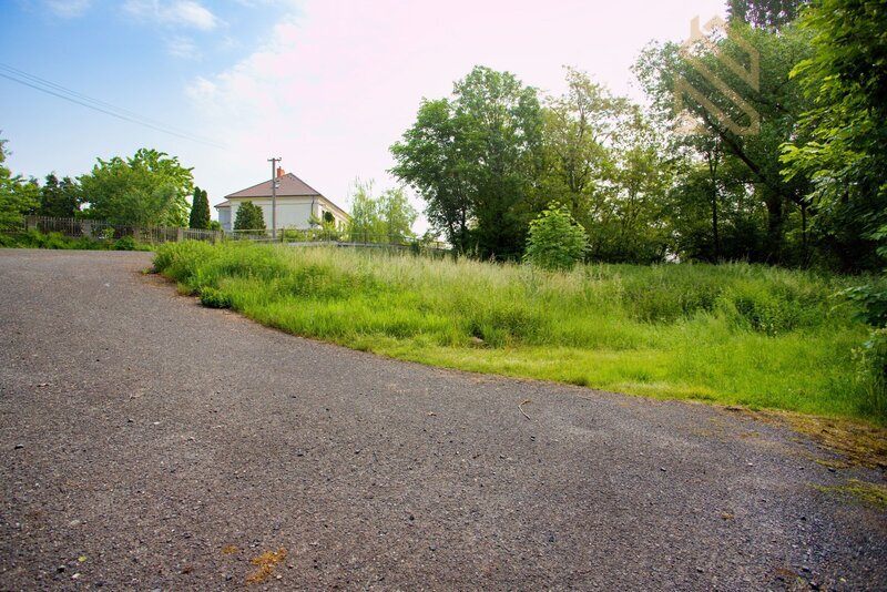 Prodej podílu 1/2 pozemku 487 m2, Lipenec