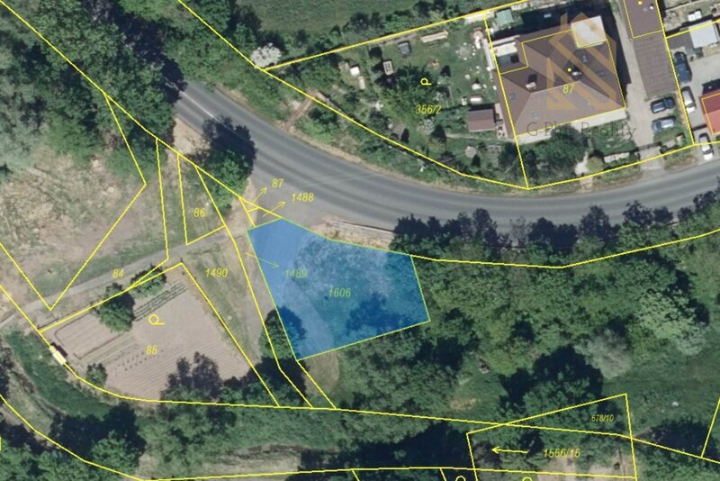 Prodej podílu 1/2 pozemku 487 m2, Lipenec